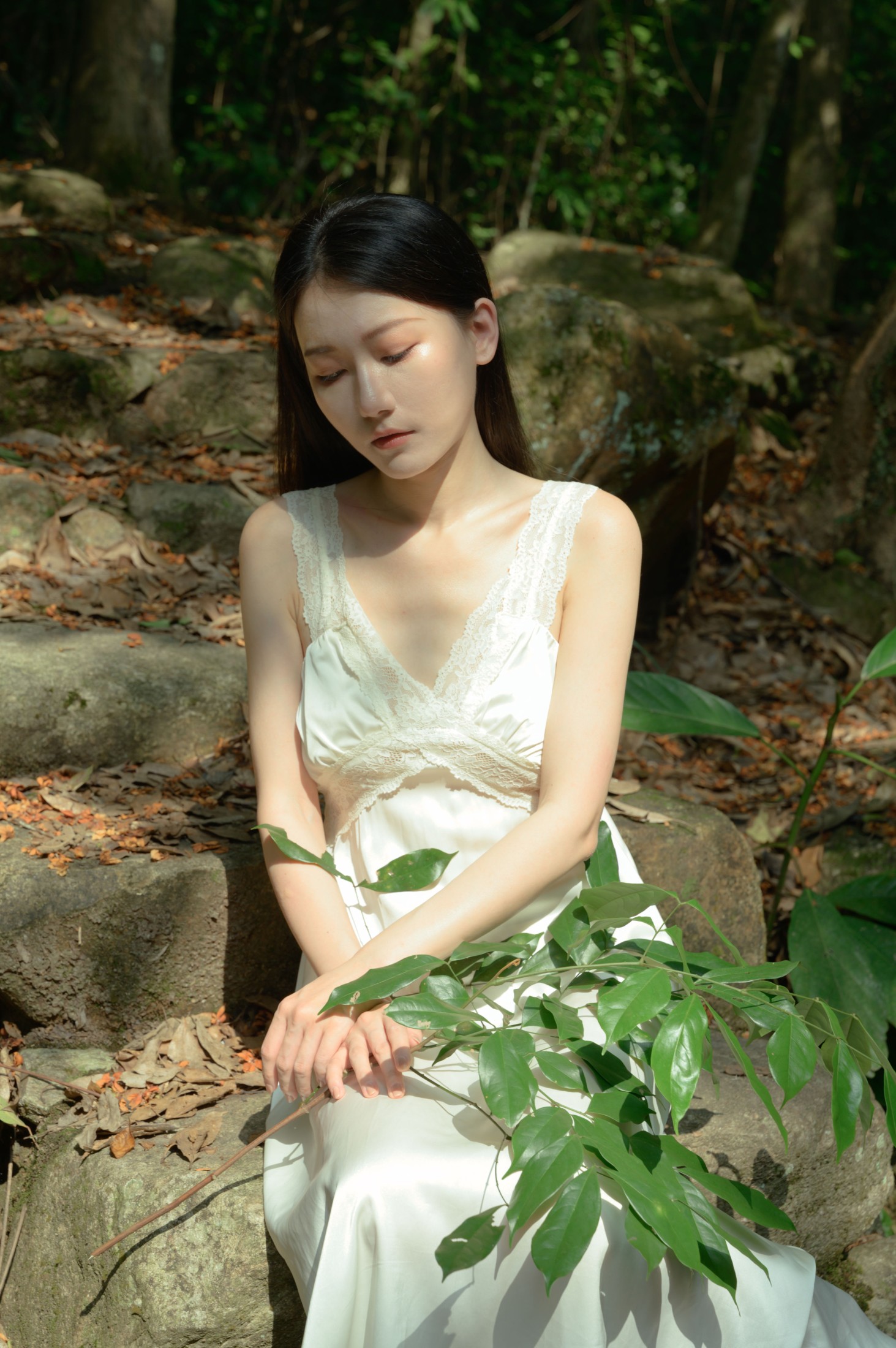 小月 – 《夏天已到悬铃木》[28P]